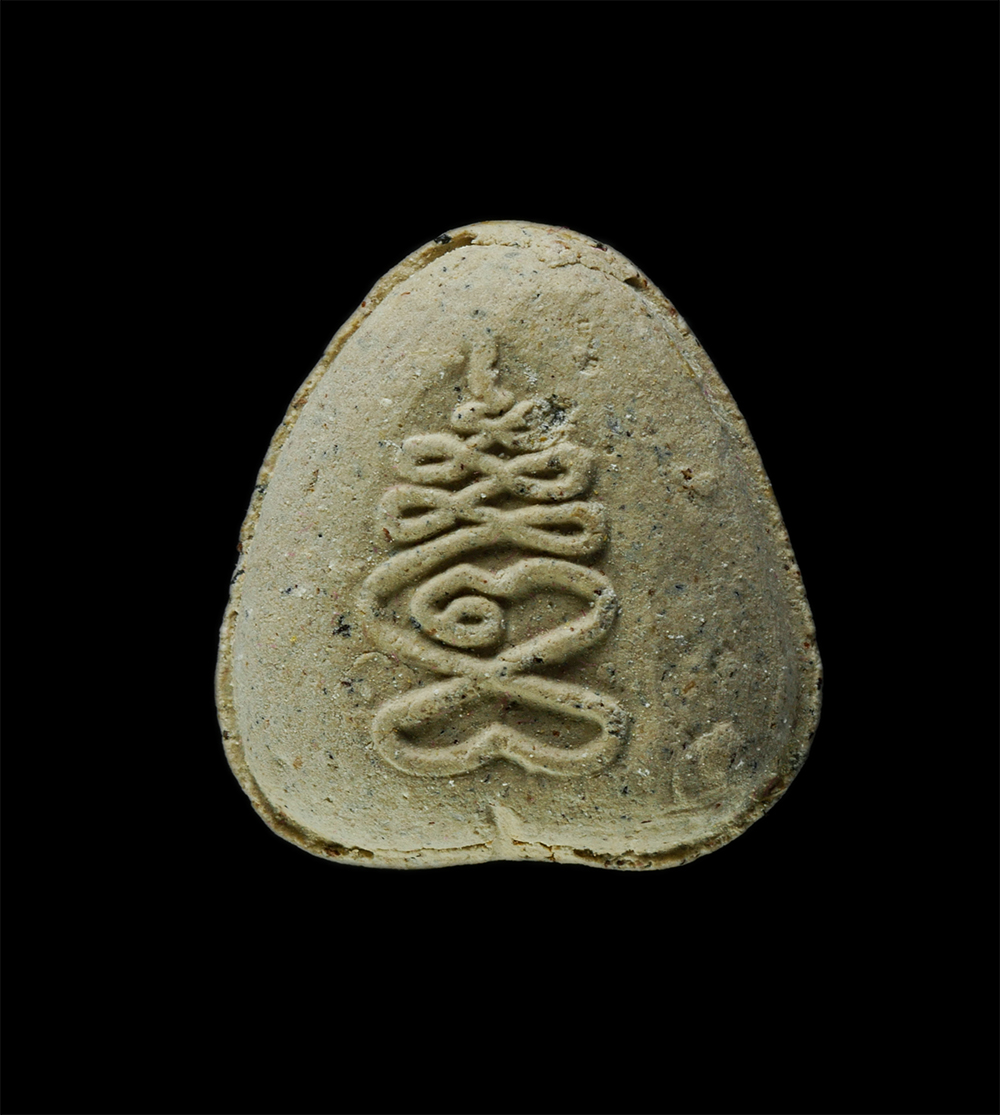 2568-03-31 (29)bp.jpg - พระปิดตามหาเศรษฐี รุ่น 1 หลวงพ่อหุน (พระครูศุภมงคล) วัดบางผึ้ง ต.บางผึ้ง อ.บางประกง จ.ฉะเชิงเทรา เนื้อผงพุทธคุณ ผงว่าน องค์นำฤกษ์ มีแป้งเจิม พระเก่าสว [..] | https://kamulet.in.th